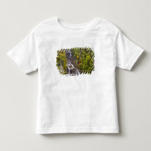 Camiseta Infantil Cachoeiras dramáticas de corredeiras no outono em
