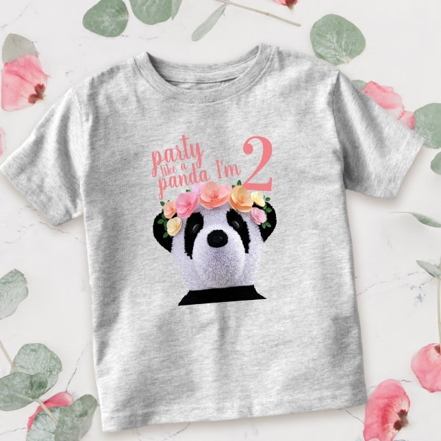 Camiseta Infantil Camisa-segundo aniversário Banda Bela (Pandas love to party! And so does your 2 year old. Here's their t-shirt to wear at their Panda Party)