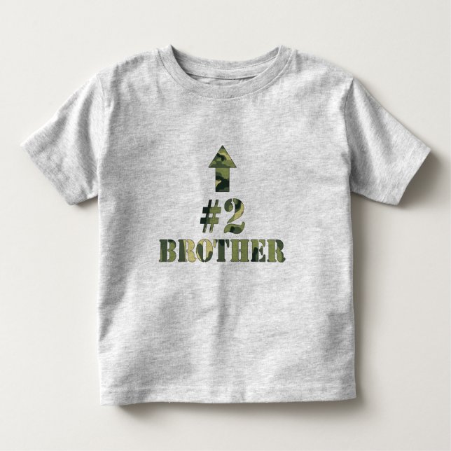 Camiseta Infantil Camo Middle Brother shirt / Eu sou o irmão número  (Frente)