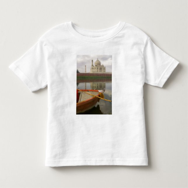 Camiseta Infantil Canoa em água com Taj Mahal, Agra, Índia (Frente)