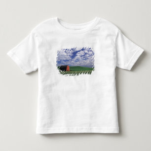 Camiseta Infantil Celeiro vermelho em campo de trigo e cevada em Whi