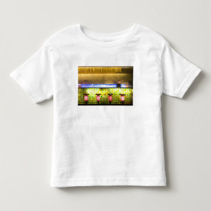 Camiseta Infantil China, Xangai. Bar no distrito de bares Xin Tian D