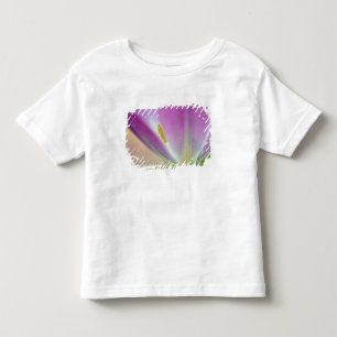 Camiseta Infantil Close-up da parte inferior da flor de tulipa, Kuek