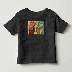 Camiseta Infantil Corações e Mãos Adoram Diversidade Artística C
