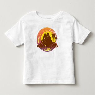 Camiseta Infantil Crachá com paisagem vulcânica tropical e palmeiras