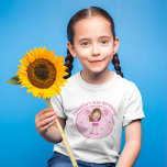 Camiseta Infantil Cute Cheerleader Girl Birthday Party Personalized<br><div class="desc">This adorable pink cheerleading birthday party kids t-shirt features a pretty brunette little girl in a cheer uniform holding pink pom poms. Personalize this cute children's cheerleader tee with your child's name and age in lovely typography.</div>