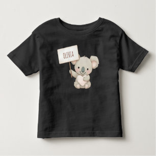Camiseta Infantil Cute Koala segurando um sinal de nome