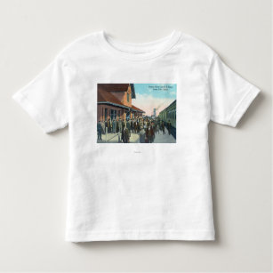 Camiseta Infantil De-Embarque dos passageiros do trem