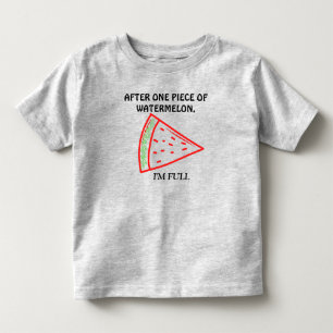 Camiseta Infantil Depois de Uma Fatia de Melancia Fico Cheio Cinza
