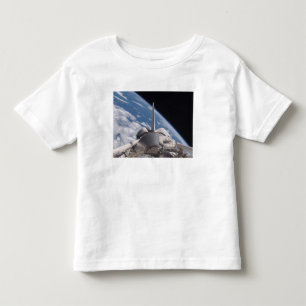 Camiseta Infantil Descoberta do vaivém espacial backdropped pela
