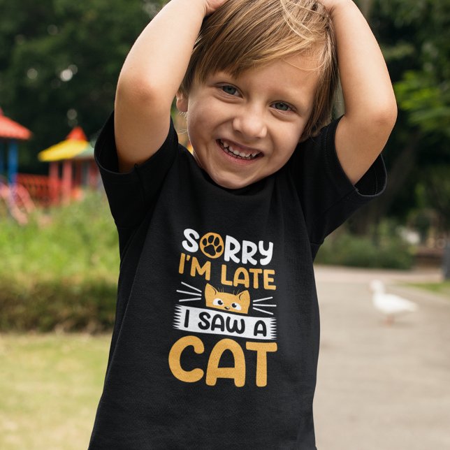 Camiseta Infantil Desculpe, estou atrasado, vi um gato (Criador carregado)
