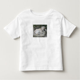 Camiseta Infantil Dog Resting On A Rock
