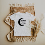 Camiseta Infantil Dois O segundo aniversário Da Lua<br><div class="desc">Um design de camiseta 'dois da lua',  perfeito para o seu segundo aniversário temático da lua!</div>