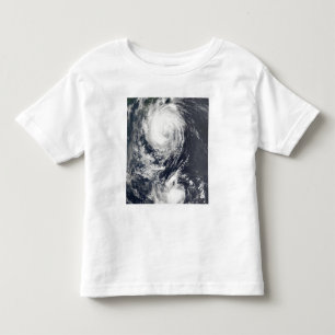 Camiseta Infantil Dois sistemas do tufão que aproximam o Extremo