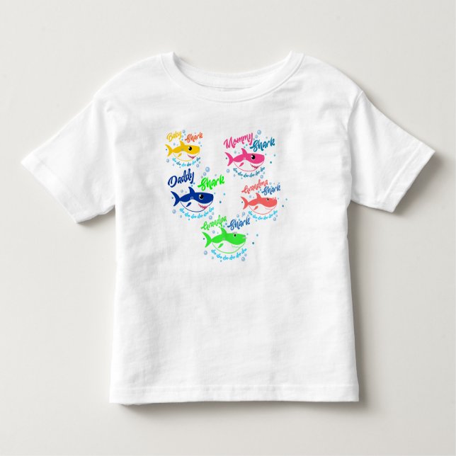Camiseta Infantil Doo Doo Doo da Família de Tubarão Bebê (Frente)
