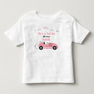 Camiseta Infantil Ela é um Carro de Corrida Rosa Festivo de Aniversá
