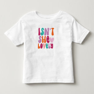 Camiseta Infantil "Ela não é adorável" Arco-Íris