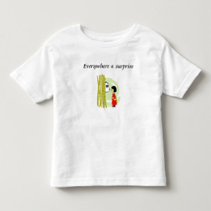 Camiseta Infantil Em toda parte uma surpresa