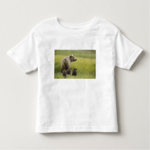 Camiseta Infantil EUA, Alasca, Lago Clark National Park. Grizzly