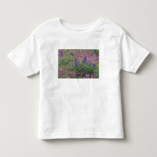 Camiseta Infantil EUA, Texas Hill Country. Bluebonnets entre phlox