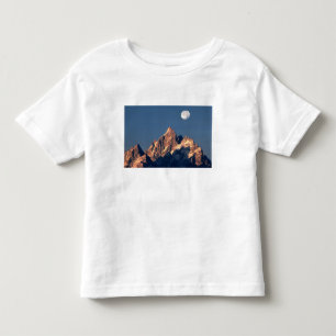 Camiseta Infantil EUA, Wyoming, Grand Teton NP. Lua cheia se põe