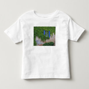 Camiseta Infantil Europa, França, Lourmarin. Vinho em cascata