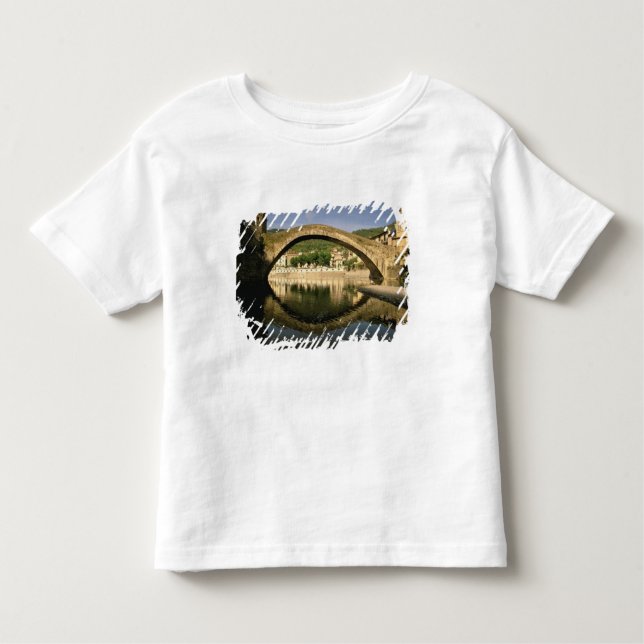 Camiseta Infantil Europa, Itália, Ligúria, Dolceacqua, Riviera di (Frente)