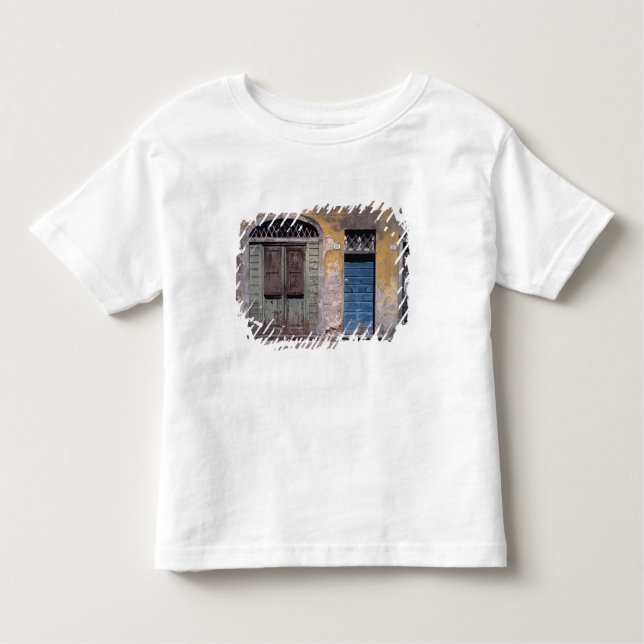 Camiseta Infantil Europa, Itália, Lucca. Essas velhas portas somam (Frente)