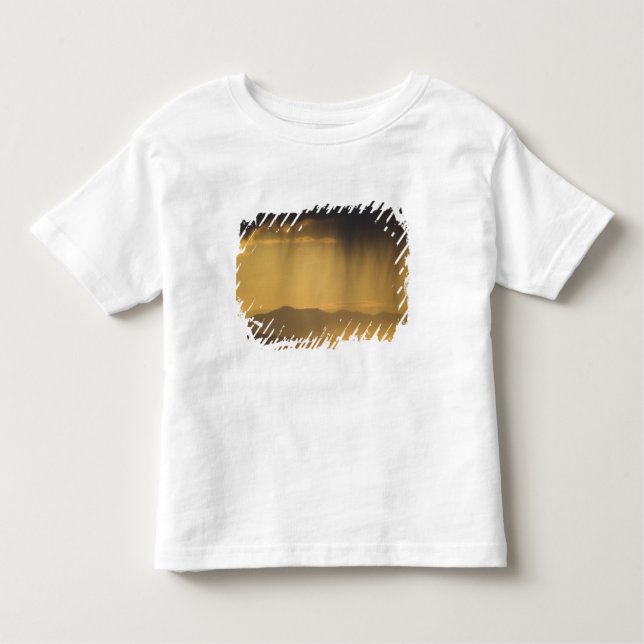 Camiseta Infantil Exibir em colinas sucessivas ao longo do Topo de (Frente)