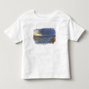 Camiseta Infantil Falésias marinhas captam a última luz do dia em Po