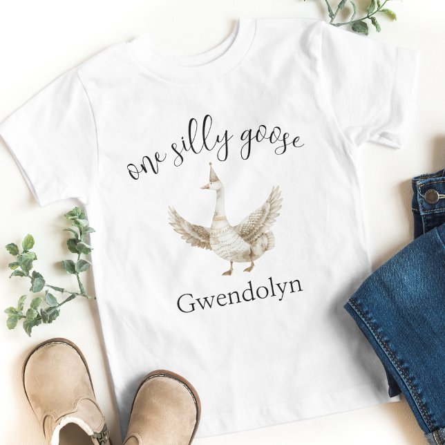 Camiseta Infantil "Fazendo Besta" Festa de Um Ano de Idade com Pique ("one silly goose" first birthday party birthday party toddler 1 year old bday tshirt kids bday party)