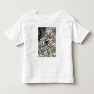 Camiseta Infantil Fecho do cone de pinho congelado, Yellowstone
