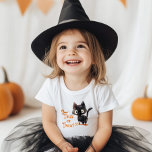 Camiseta Infantil Festa de Dia das Bruxas de Gato Negro Bonito<br><div class="desc">Truque ou Tratar uma festa de Dia das Bruxas de Gato Negro Bonito Toddler T-shirt Coching disponível.</div>