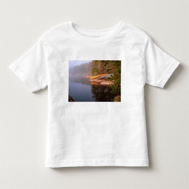 Camiseta Infantil Foggy Canoe Campsite, Lago Kawnipi, (Frente)