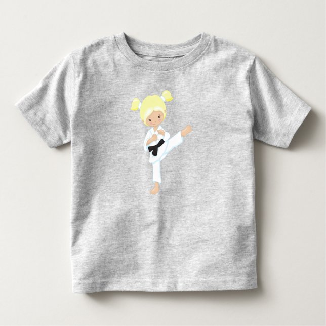 Camiseta Infantil Garota Karate, Garota Bonita, Cabelo Louro, Cintur (Frente)