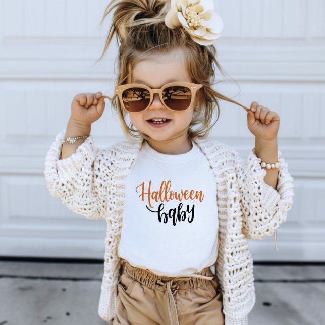 Camiseta Infantil Halloween Baby Orange and Black Typography (Halloween Baby Orange and Black Typography Toddler T-shirt
)