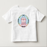 Camiseta Infantil Hanukkah Toddler Jersey T-Shirt Spin Repete<br><div class="desc">Hanukkah Toddler Fine Jersey T-Shirt/Light, Coma Spin, Repita. Personalize escolhendo seu estilo de fonte, cor, tamanho e texto favoritos. Este doce gatinho está pronto e esperando para celebrar Chanucá este ano. Obrigados para parar e comprar! Seu negócio é muito apreciado. Comentários e sugestões são sempre bem-vindos! Feliz Hanukkah/Chanukah Sameach!! Estilo:...</div>