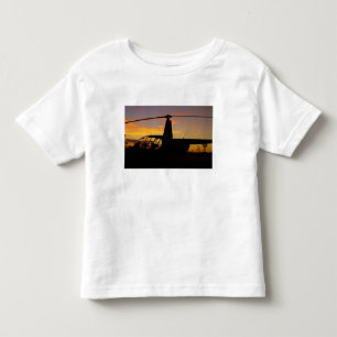 Camiseta Infantil helicóptero Robinson R44 ao pôr do sol