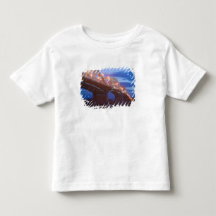 Camiseta Infantil HUNGRIA, CURVA DO DANÚBIO, Estergom: Maria Valeria