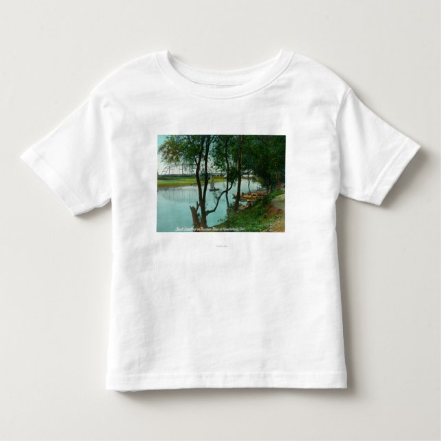 Camiseta Infantil Ideia de uma aterragem do barco no rio do russo (Frente)
