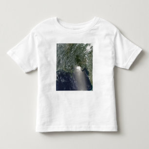 Camiseta Infantil Ideia satélite de um derramar de óleo