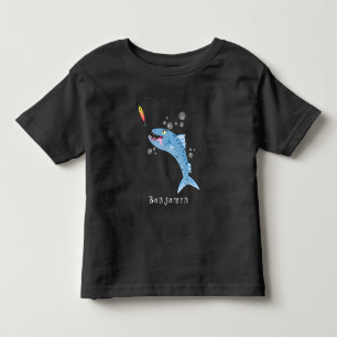 Camiseta Infantil Ilustração de desenho animado de peixe barracuda c