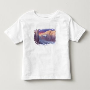 Camiseta Infantil Ilustração de uma viagem do dirigível