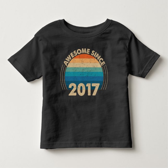 Camiseta Infantil incrível desde 2017 (Frente)