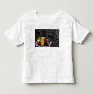 Camiseta Infantil Itália, Província de Brescia, Gargnano. Mesa com