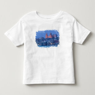 Camiseta Infantil Itália, Sicília, Cefalù, Vista com Duomo a partir
