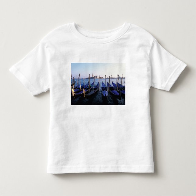 Camiseta Infantil Itália, Veneto, Veneza, Fila de Gondolas e San (Frente)