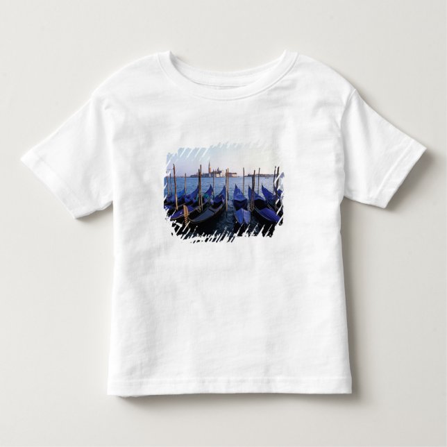 Camiseta Infantil Itália, Veneto, Veneza, Fila de Gondolas e San (Frente)
