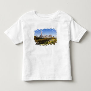 Camiseta Infantil Japão. Tóquio. Panorama do distrito de Shinjuku e