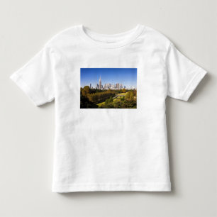 Camiseta Infantil Japão. Tóquio. Panorama do Distrito Shinjuku e